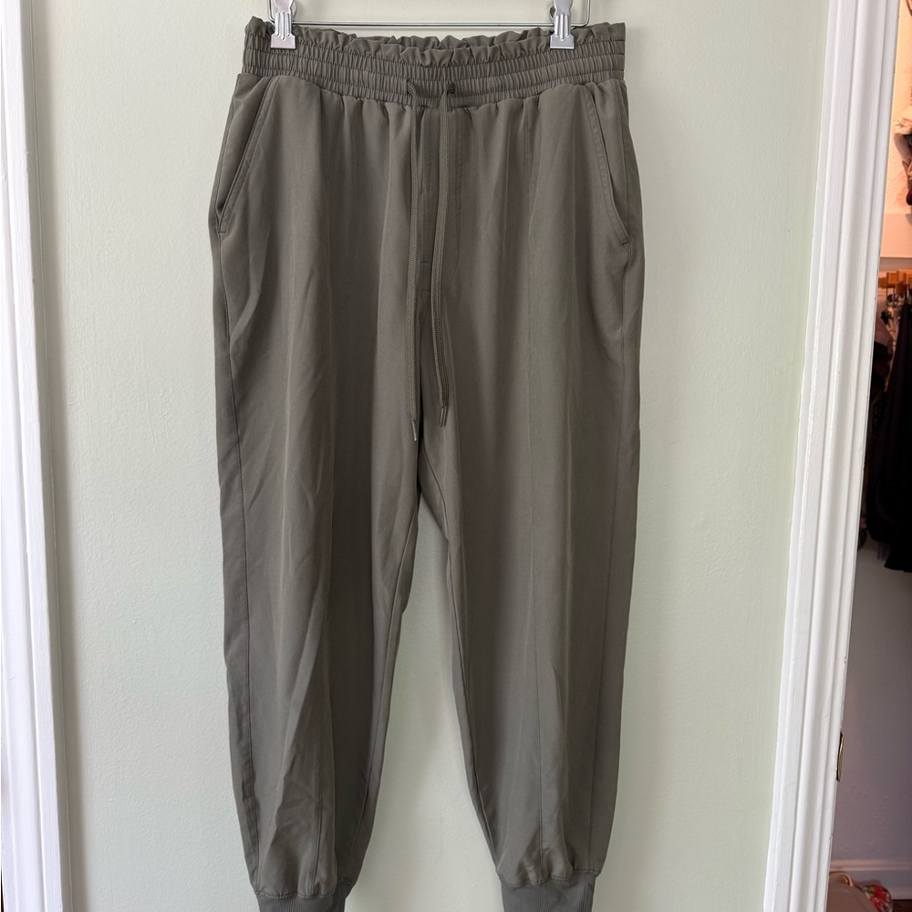Abercrombie kids Girls Olive Jogger Pants